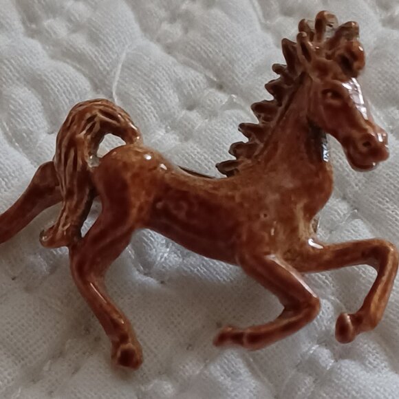 3 Horse Pins - Picture 6 of 7